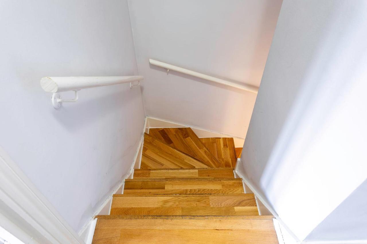 Apartament Modern Near Londra